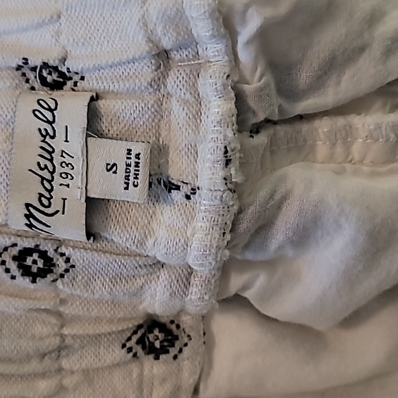 Madewell  ivory cotton shorts size small. - Picture 3 of 4
